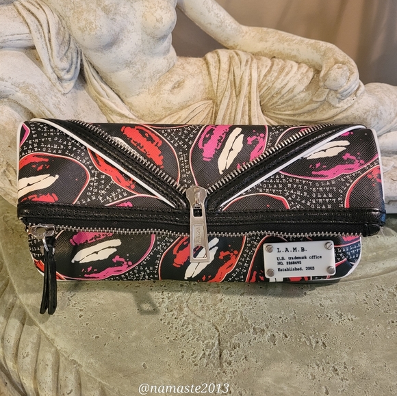 L.A.M.B. by Gwen Stefani Glam Lips Kisses Xoxo Luxury Designer Bag #602 - Picture 1 of 11